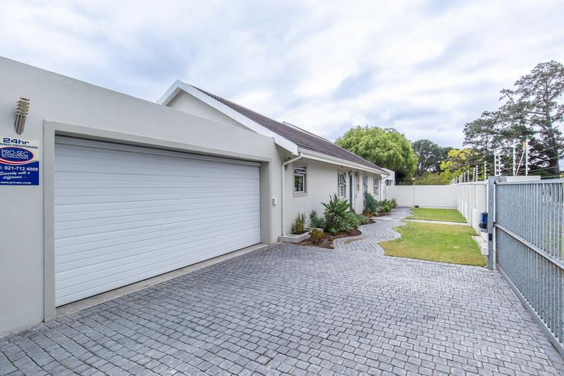 To Let 3 Bedroom Property for Rent in Constantia Western Cape